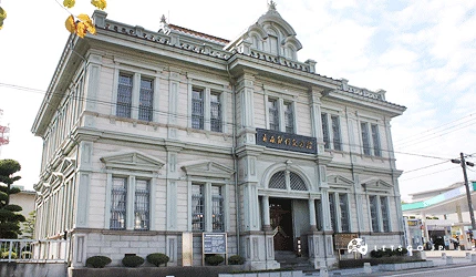 【青森銀行紀念館】外觀,白色外牆的洋風建築