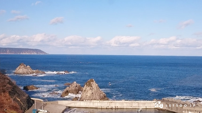 三陸海岸與藍天