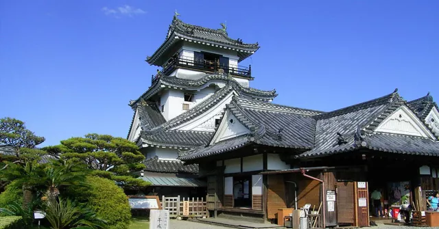 高知城攻略：門票、交通、本丸御殿、櫻花夜櫻點燈完整看 的縮圖