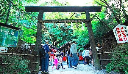 黑木鳥居