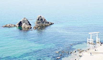 福岡糸島二見浦的白色鳥居
