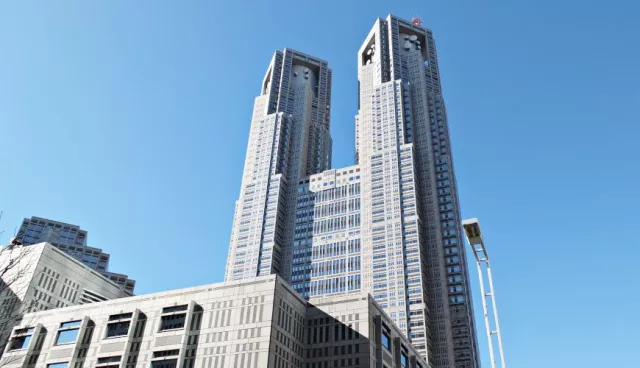 新宿「東京都廳」完全攻略！高CP值免費夜景在這裡