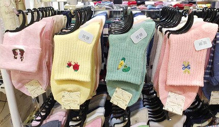 刺繡圖案襪子