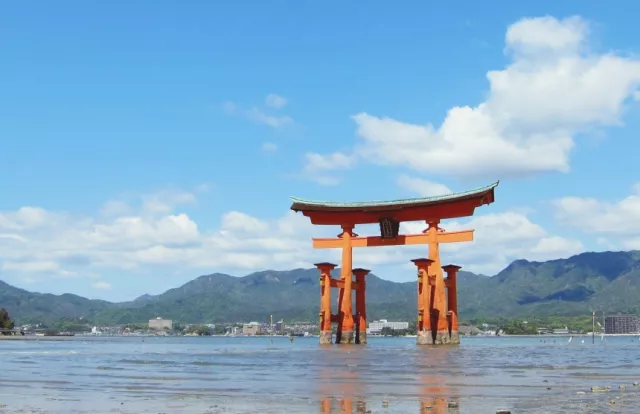 宮島住宿推薦：到世界遺產「嚴島神社」旁療癒一宿！海景旅館8選 的縮圖