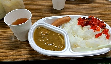 簡單的咖哩飯盒餐