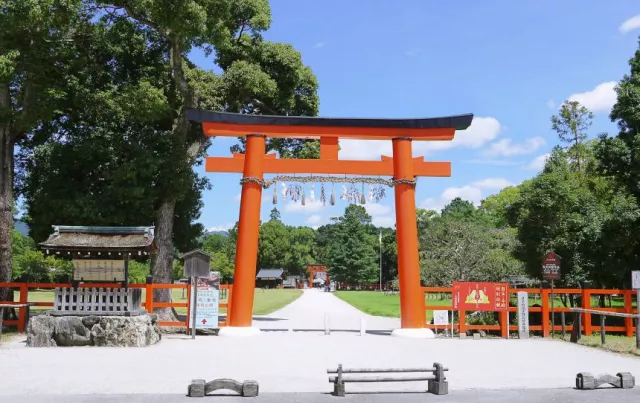 上賀茂神社（賀茂別雷神社）攻略：交通、御守御朱印與葵祭手作市集