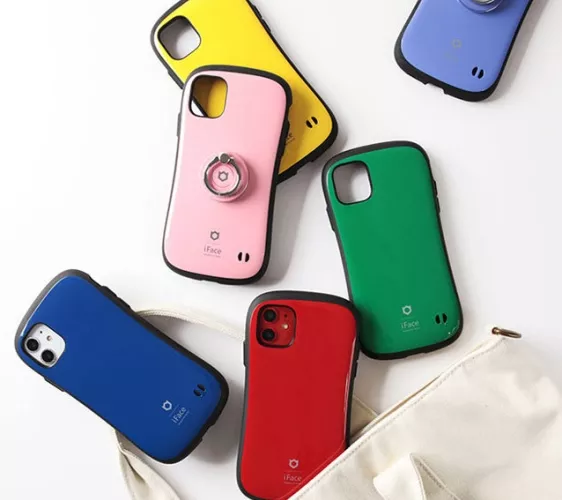日本人氣 iPhone 手機殼推薦：PC硬殼、軍規防摔怎麼挑就看這一篇！