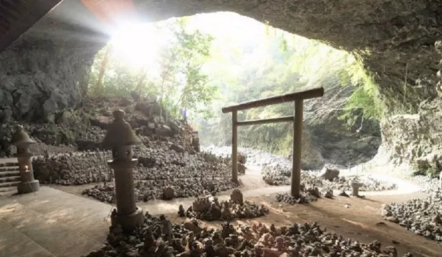 日本神話最知名的兩位神祇「天照大神」、「須佐之男命」！伊勢神宮、八岐大蛇傳說都和祂們有關