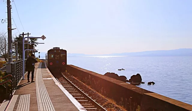 長崎最美車站「千綿車站」、沿海小鎮東彼杵一日遊！金獎「玉綠茶」、海景打卡咖啡廳一網打盡