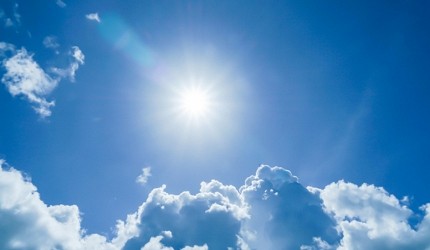 藍天及太陽