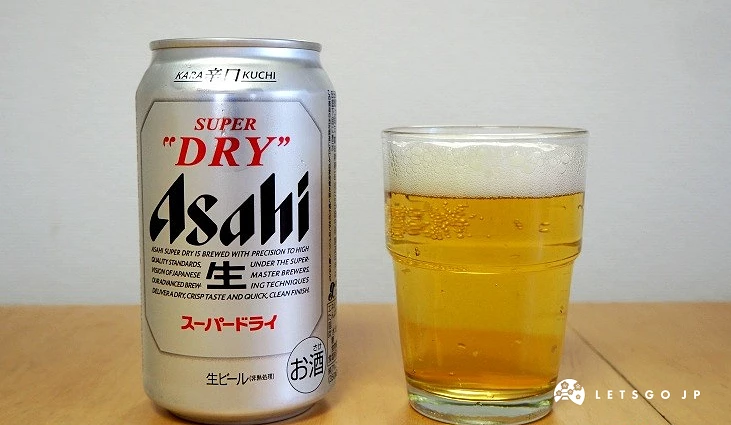 ASAHI啤酒罐與啤酒杯
