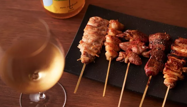 原來「焼き鳥」和「やきとり」不一樣！一起認識日本國民小吃「烤雞串」