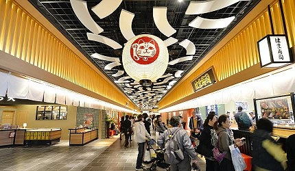 「常滑暖簾街」商場內部