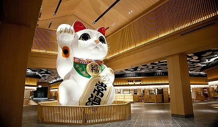 「永旺夢樂城常滑」的招財貓