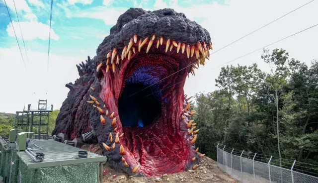 兵庫淡路島推薦「二次元之森」：等身大哥吉拉、鬼滅之刃散步解謎，入住蠟筆小新、火影忍者動漫房！