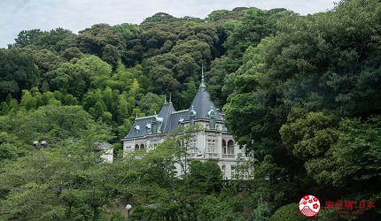 愛媛縣松山市萬翠莊在山坡上的萬翠莊特別顯眼