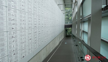 愛媛縣松山市坂上之雲博物館整面牆都是《坂上之雲》當時在報紙上連載的內容