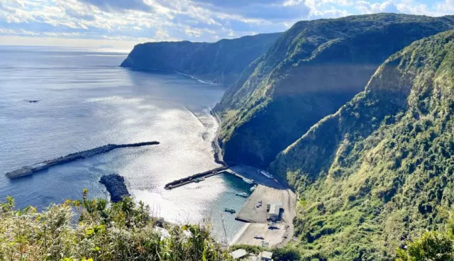 東京「八丈島」推薦景點：東京群島最高峰「八丈富士」賞海景、超Q彈「明日葉烏龍麵」必吃！