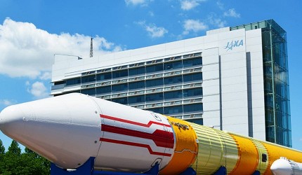 JAXA筑波宇宙中心前的火箭展示