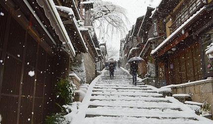 日本關西京都雪景景點推介推薦日本冬天景點冬季必去京都下雪點燈打卡金閣寺清水寺貴船神社寶泉院三千院實光院上賀茂神社東福寺嵐山妙滿寺雪之庭介紹文章法觀寺產寧坂下雪圖