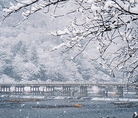 日本關西京都雪景景點推介推薦日本冬天景點冬季必去京都下雪點燈打卡金閣寺清水寺貴船神社寶泉院三千院實光院上賀茂神社東福寺嵐山妙滿寺雪之庭介紹文章雪中渡月橋