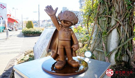 東京近郊川崎JR宿河原站附近《小超人帕門》的銅像
