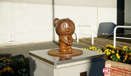 東京近郊川崎JR宿河原站附近哆啦美的銅像