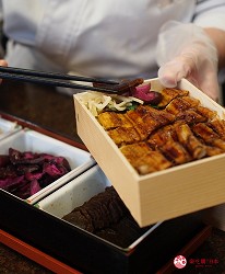姬路自由行推薦美食購物伴手禮設施姬路FESTA竹田星鰻飯MANEKI本店便當中的醃漬小菜