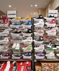ABC-MART內的Converse賣場