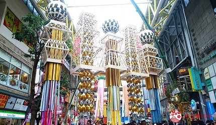 日本夏天仙台七夕祭的裝飾