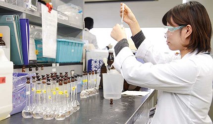 日本健康三昧黑膠囊正貨推介日本必買藥品推薦植物酵素青汁果凍黑蒜黑芝麻黑大豆青汁通便排毒腸胃保健營養補充品介紹佐藤藥品文章研發圖
