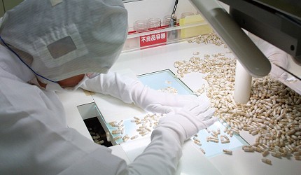 日本健康三昧黑膠囊正貨推介日本必買藥品推薦植物酵素青汁果凍黑蒜黑芝麻黑大豆青汁通便排毒腸胃保健營養補充品介紹佐藤藥品文章審核圖