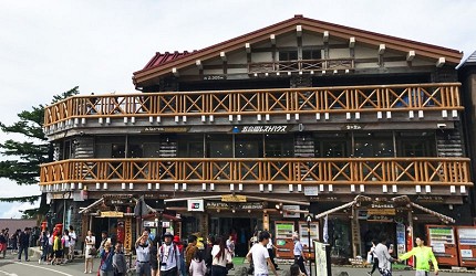 河口湖必食富士吉田美食河口湖吃推薦山梨美食餐廳推介甲府甲州餺飥麵壽司善必去介紹文章【富士吉田美食－富士山菠蘿麵包富士山五合目AMANOYA圖