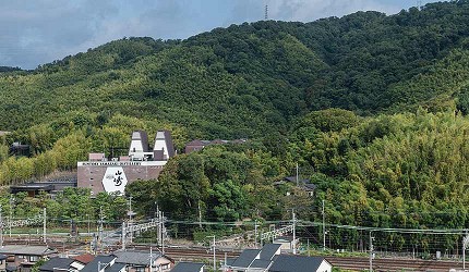 向日本釀造威士忌滿百年致敬！三得利山崎蒸餾所重新整修開放，快上官網預約導覽與試飲吧
