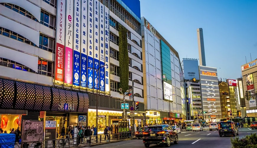 池袋車站外街道