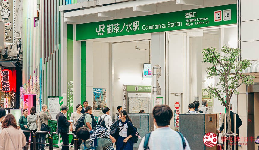 日本東京文京區御茶之水車站的學生與社會人士景色