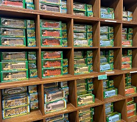 靜岡景點親子遊推薦富士野生動物園的免稅店商品