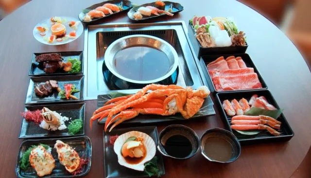 「耀 KAGAYOI」螃蟹＋和牛＋豬肉吃到飽美食 CP 值超高【札幌涮涮鍋】