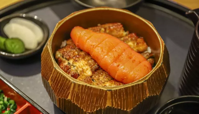 「鰻魚四代目菊川 中洲春吉店」必吃限定明太子鰻魚飯，香檳紅白酒超搭