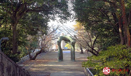 日本廣島三大美術館「廣島市現代美術館」（広島市現代美術館）位於的比治山公園景色