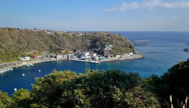 「伊豆群島」來場跳島小旅行！水上活動、登山健行、秘湯溫泉全包
