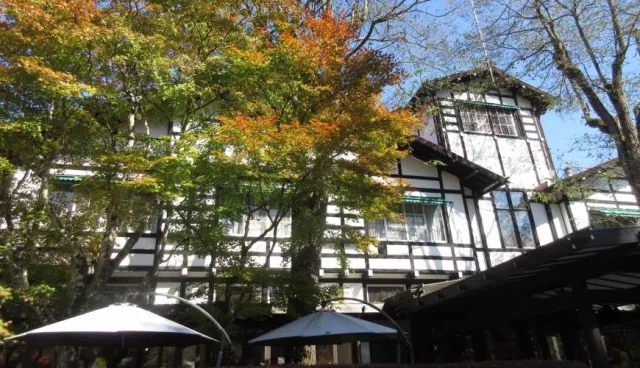 跟著約翰藍儂玩輕井澤！離山房藍莓汁、法棍麵包坊、萬平酒店喝英式下午茶！