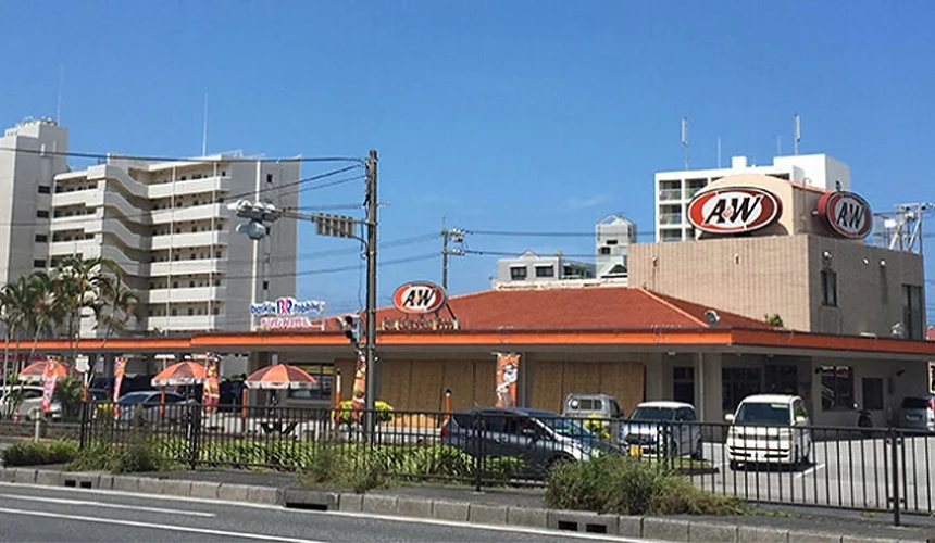 沖繩美食推薦必吃沖繩必食餐廳推介國際通美食美國村美食沖繩燒肉沖繩和牛沖繩海鮮面沖繩甜點那霸美食沖繩必吃美食沖繩牛排沖繩美國村美食北部名護美食恩納美食那霸美食地圖google高分食評介紹文章A&W的名護店餐廳外觀