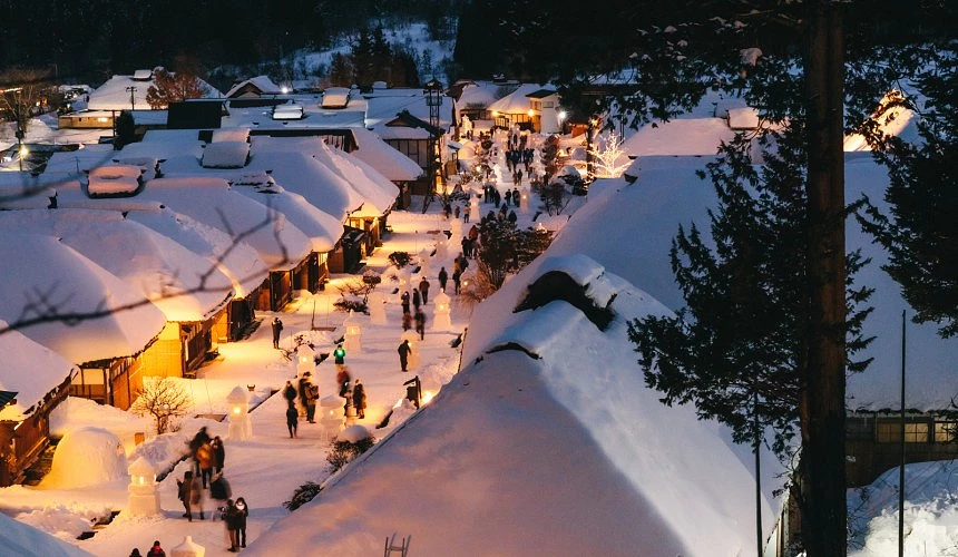 被雪覆蓋的大内宿宿場