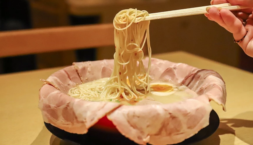 贈送加麵或溏心蛋一份