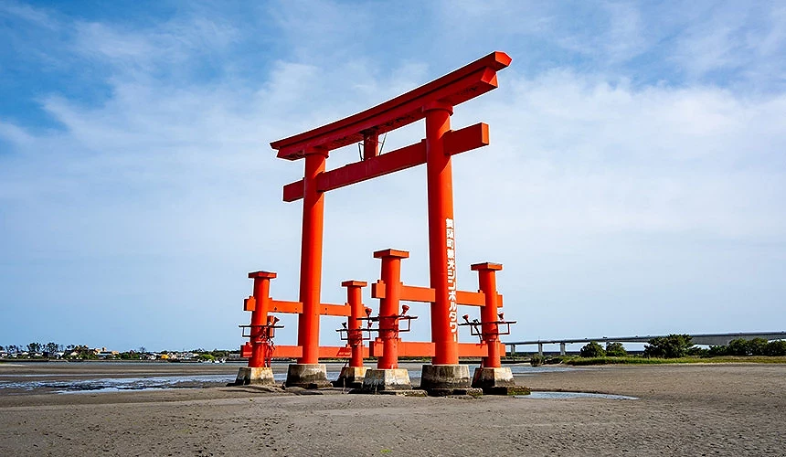 白天静岡弁天島海浜公園海上鳥居