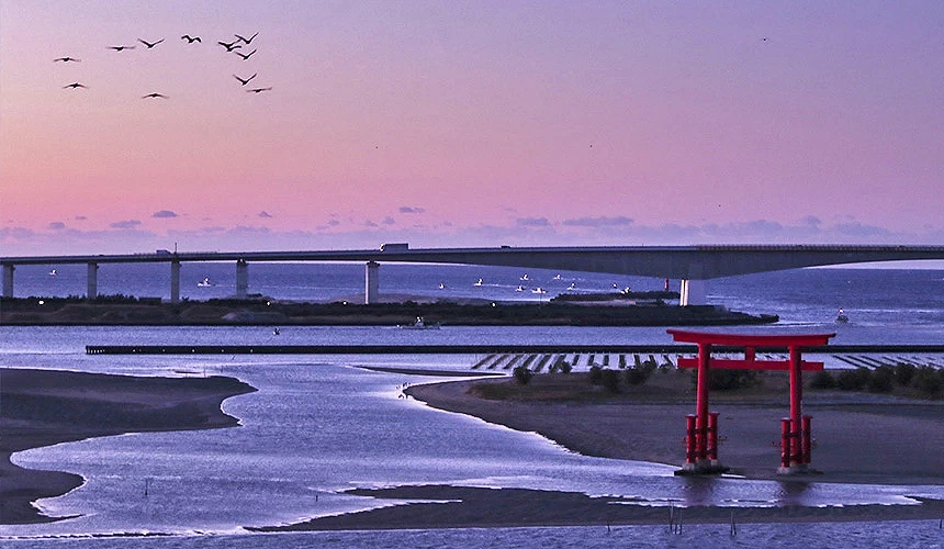 紫色晚霞與静岡弁天島海浜公園海上鳥居