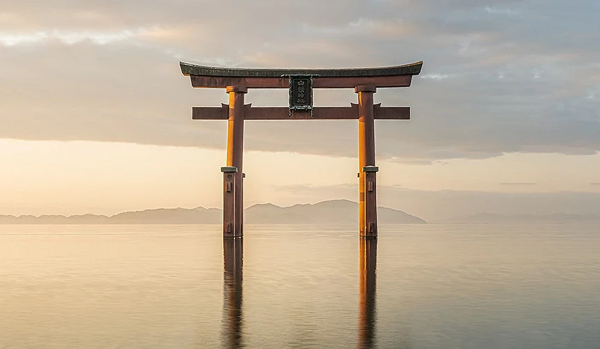 滋賀白鬚神社鳥居