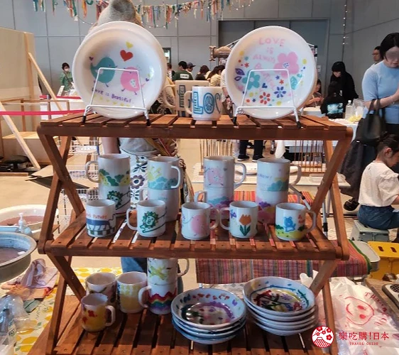 東京近郊二子玉川Rise的「太陽與星空的馬戲團」活動會場彩繪環保餐具體驗