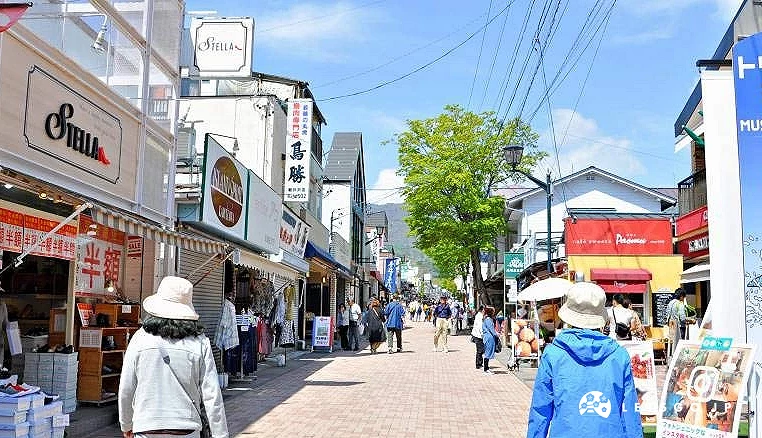 舊輕井澤銀座通的街道